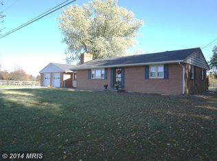 12245 Howard Lodge Dr, Sykesville, MD 21784