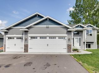 1212 Deer Haven Dr, Isanti, MN 55040