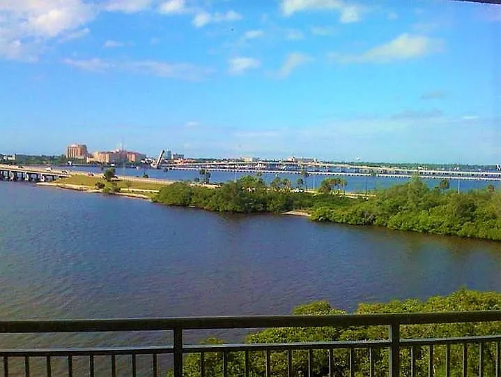 2 bed, 1758 sqft, $2,500 — Photo 3