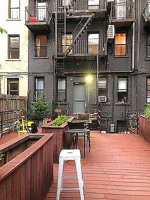 2nd image of 514 E 6th St #1A