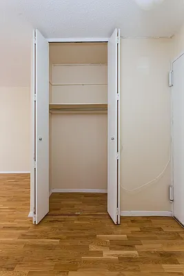 Rented by Akam Sales and Brokerage | media 14