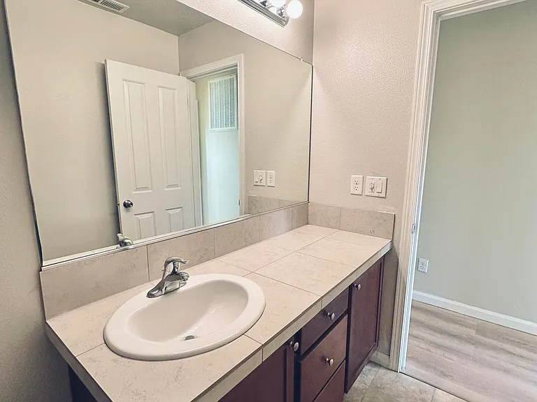 3374 SE Meadowview Way — Photo 23