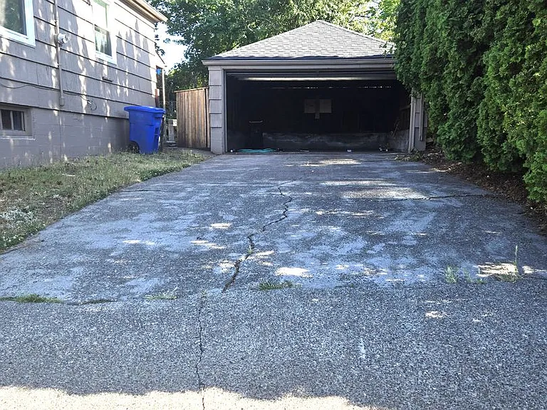 7020 NE Halsey St — Photo 12