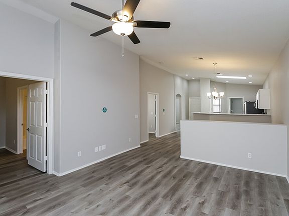 4th image of 84 S Laveen Pl