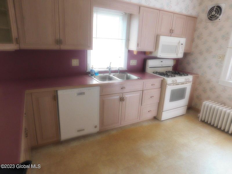 5th image of 16 Fordham Court
