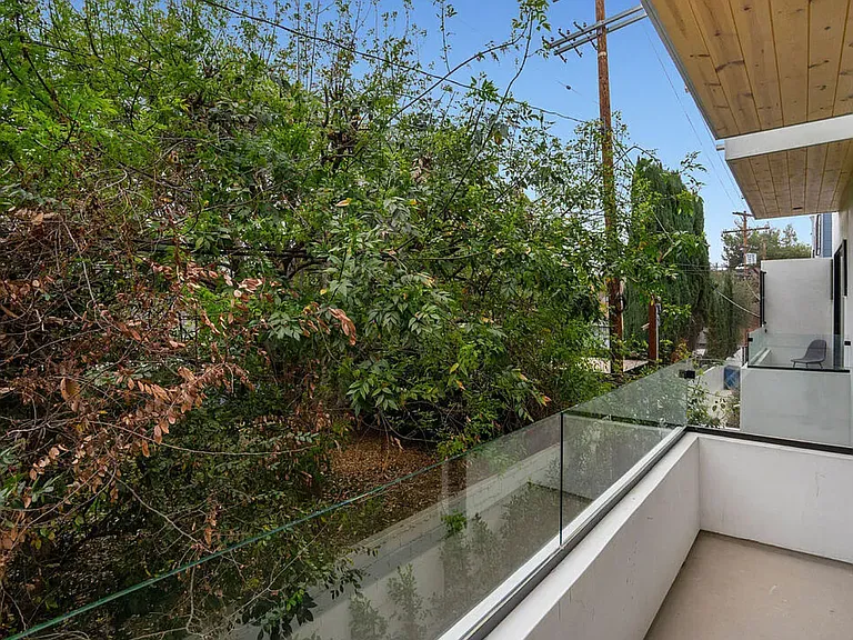4541 Tujunga Ave — Photo 4