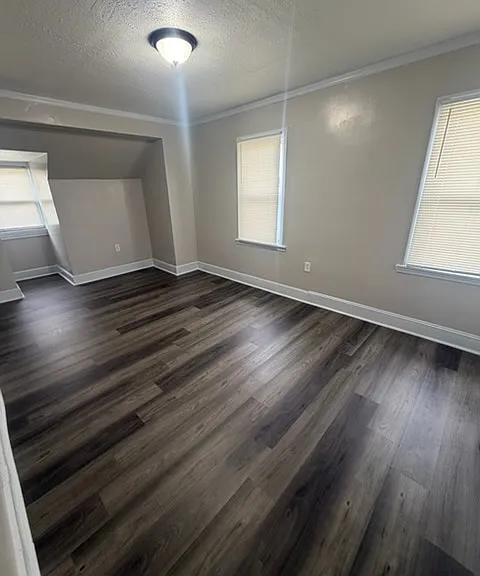 111 S Wilson Ave — Photo 23
