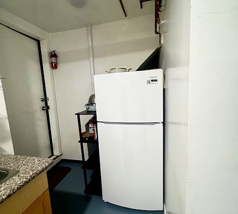 5th image of 836 Templeton Ave Room A