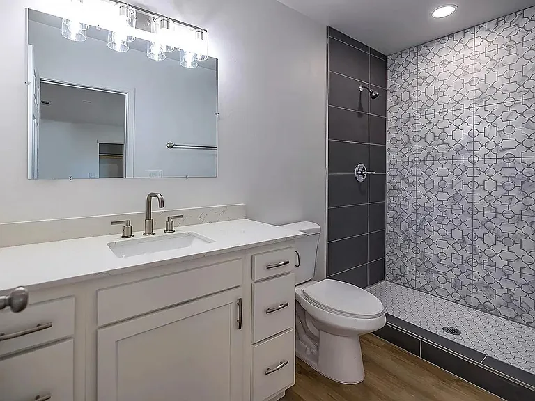 938 E. Waverly St. — Photo 10