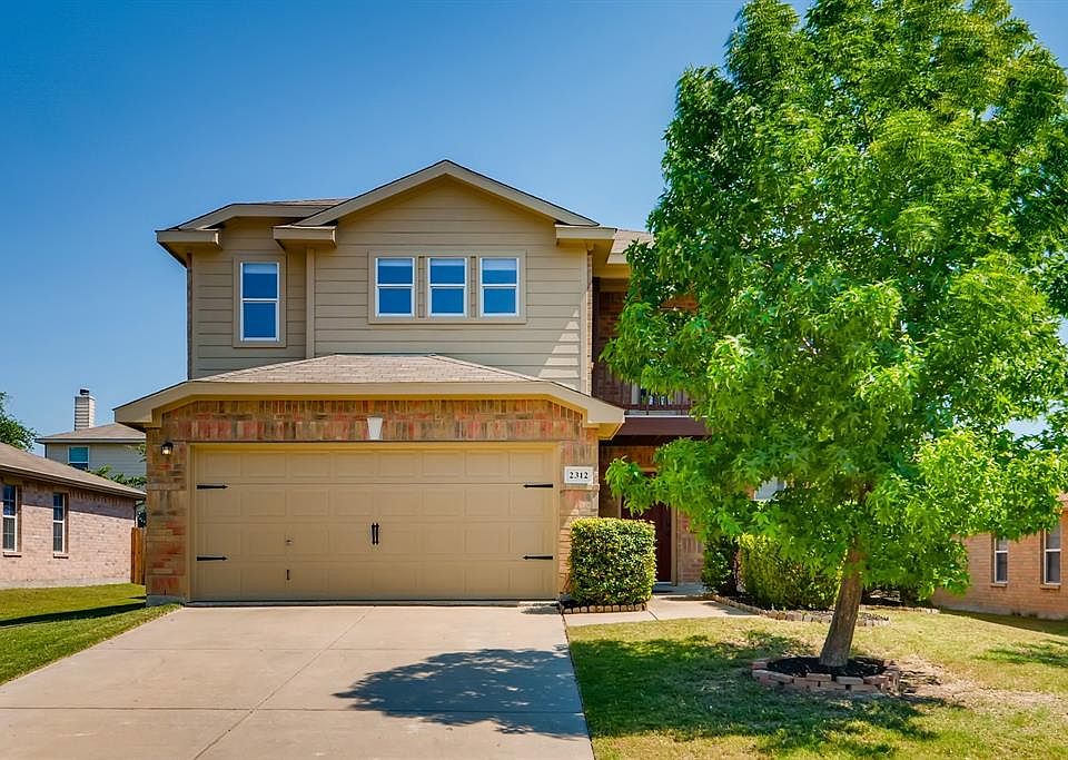 1st image of 2312 Emerald Ln