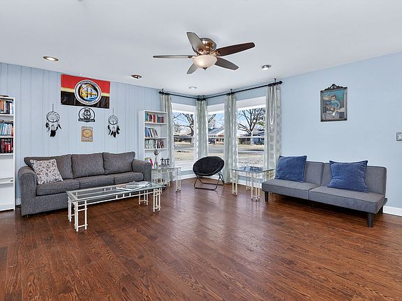 3rd image of 212 Hill Ave