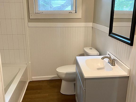4th image of 119 National Ave NW #1