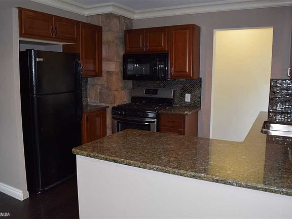 4th image of 4213 Elmwood Ave