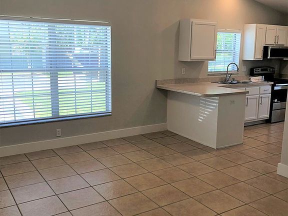 2nd image of 3415 NE 55th Ave APT 1