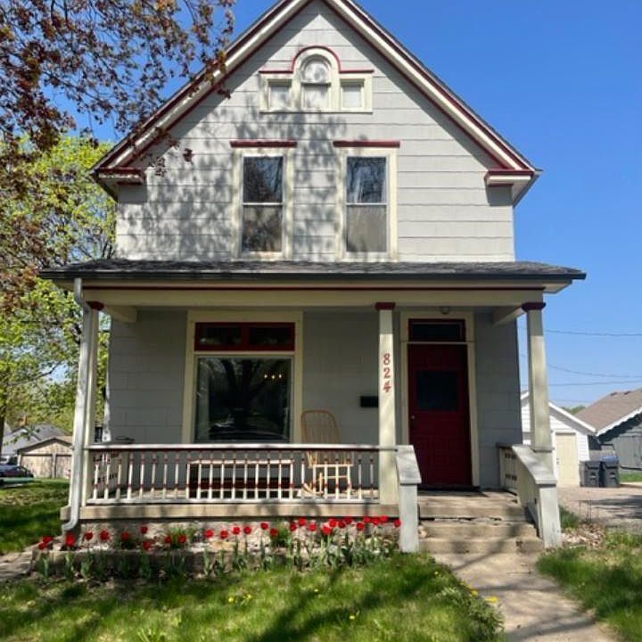 1st image of 824 N 6th St