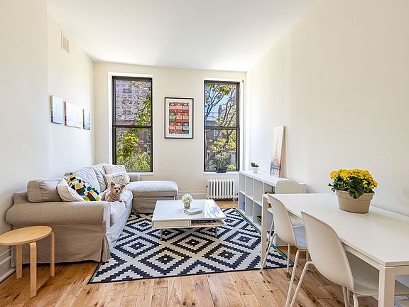 2nd image of 61 W 88th St APT 4R