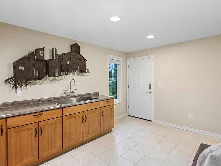 22215 SE 32nd St — Photo 28