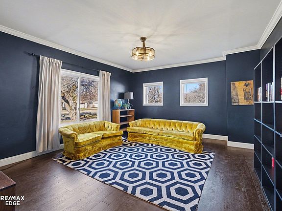 5th image of 4044 N Genesee Rd