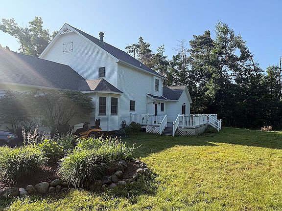 3rd image of 2520 Krys Rd