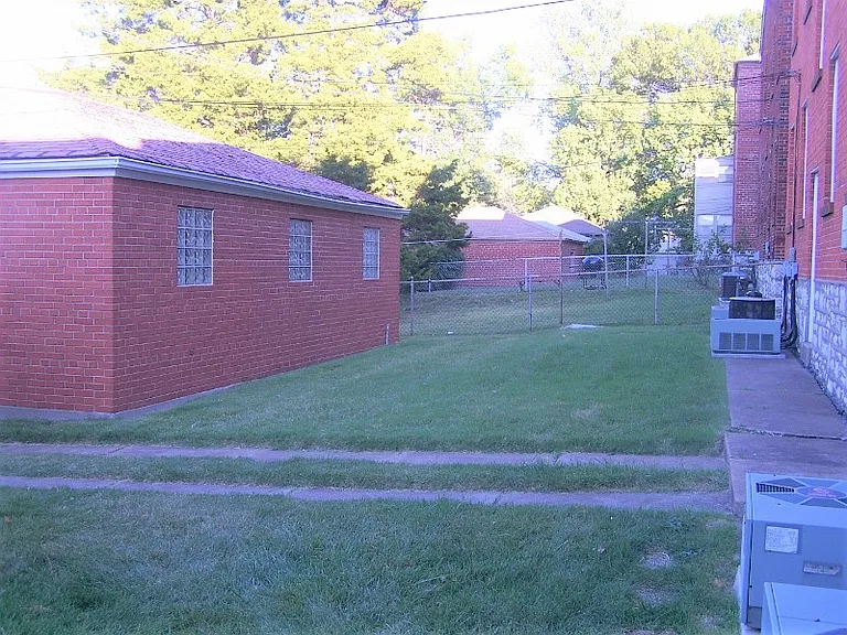 5493 Loughborough Ave — Photo 29