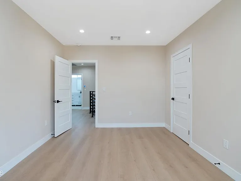 1206 Tamarind Ave — Photo 29