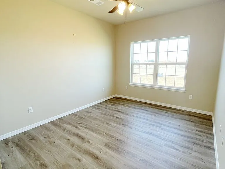 333 Venus Rd — Photo 9