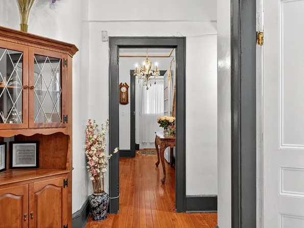 116 Bentley Avenue image 6 of 50