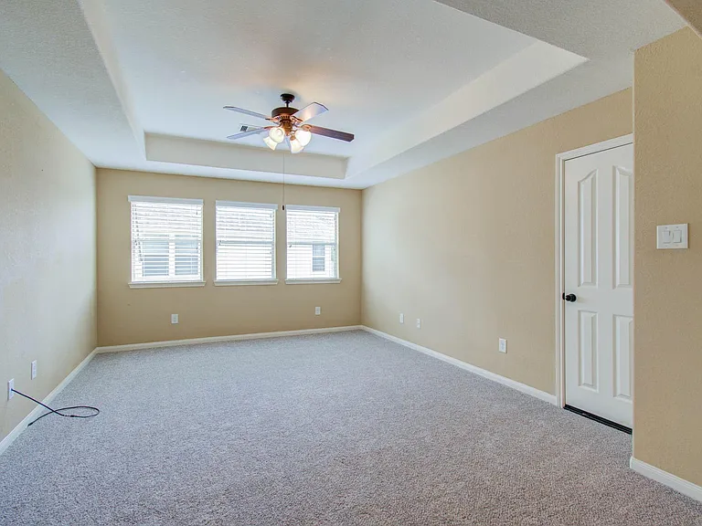 21331 Parham Cir — Photo 32