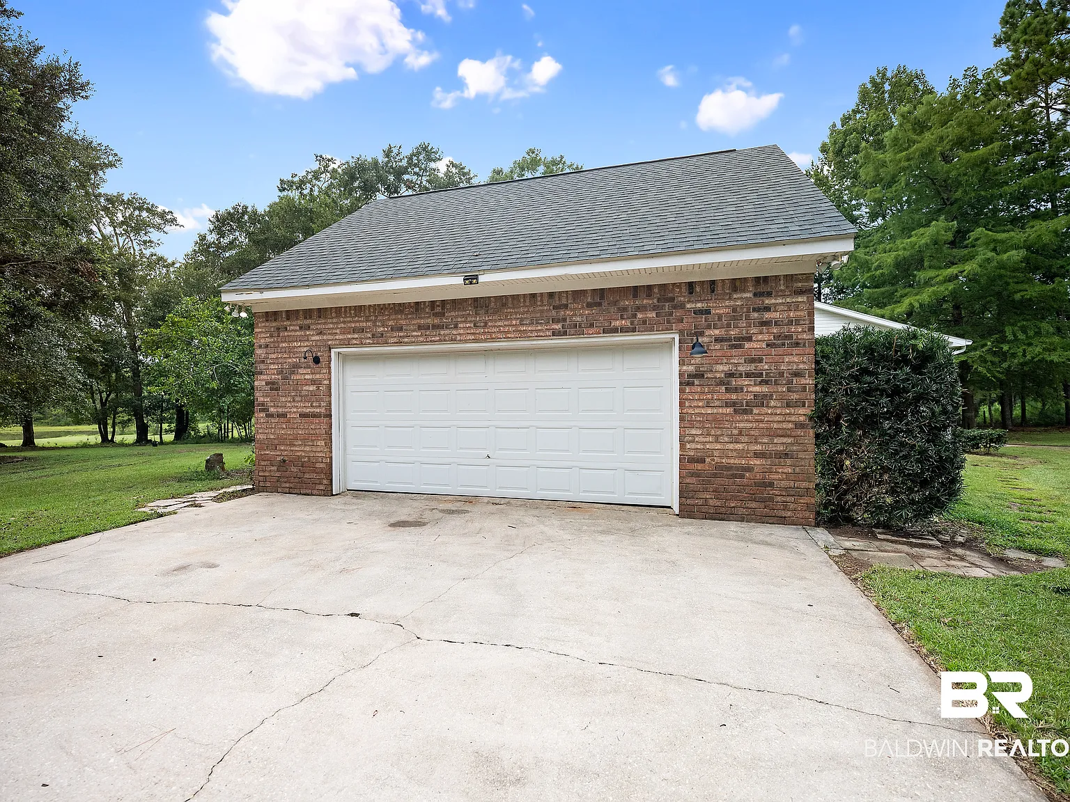 3 bed, 3.0 bath, 3542 sqft, $2,200 — Photo 4