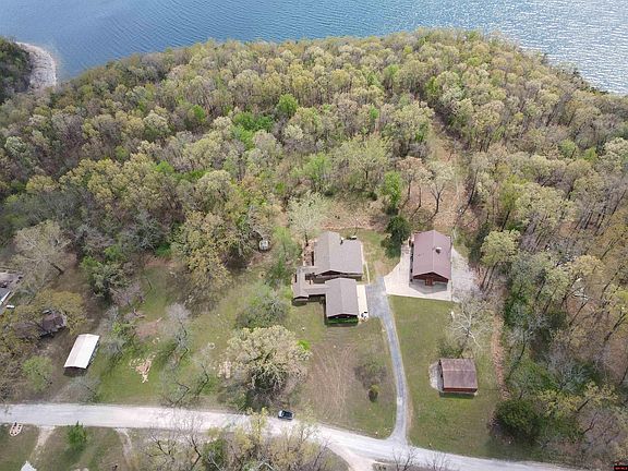2nd image of 762 Diamond Bay Rd