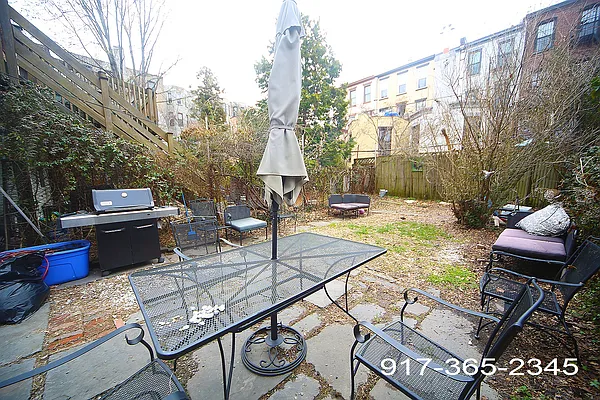 Rented by Metropolitan Realty | media 9