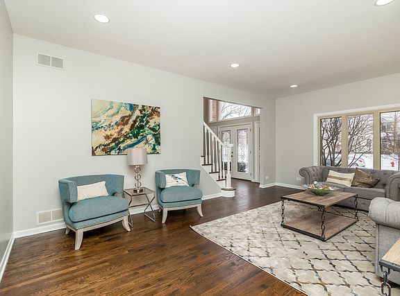 5th image of 243 Bristol Ct