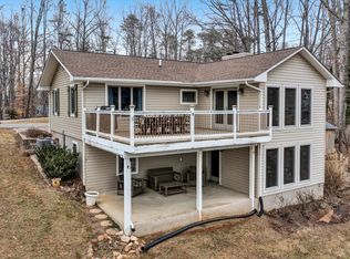 104 Waters Edge Ln, Moneta, VA 24121