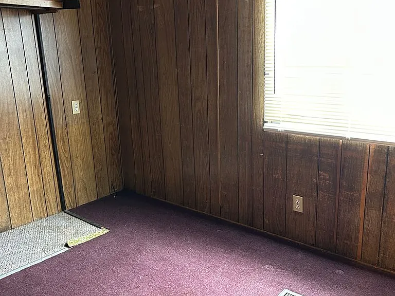 23765 Lawrence Ave — Photo 15