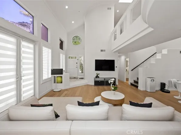 1872 Caminito De La Narcissa, Glendale, CA 91208