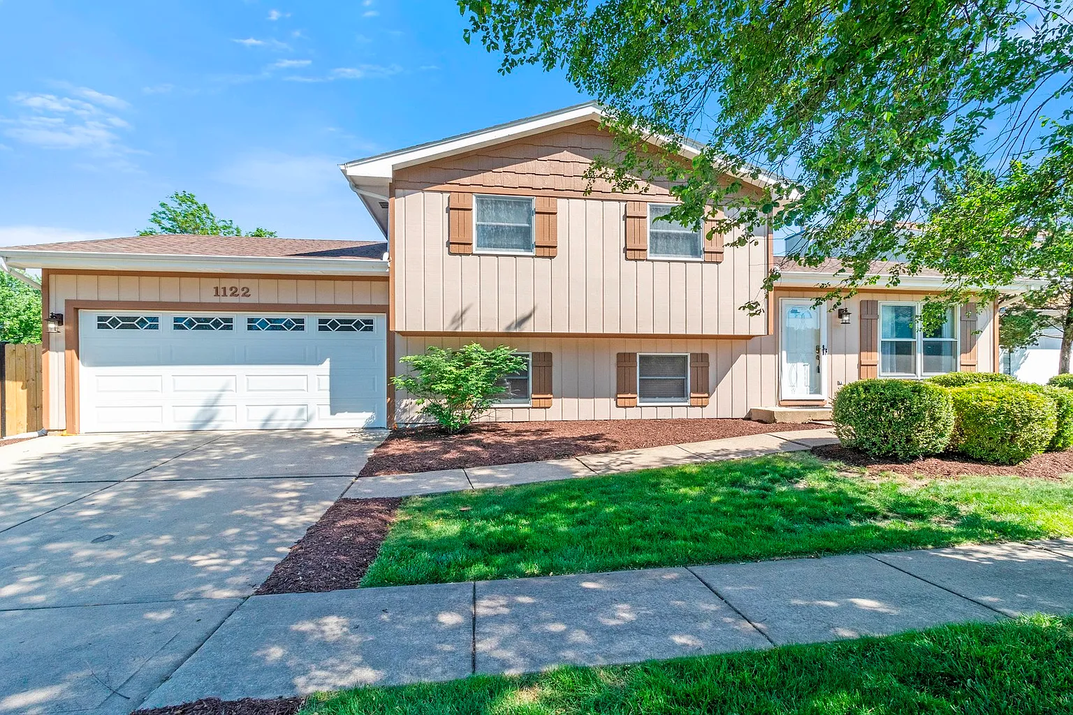 1122 Leawood Ct photo 1