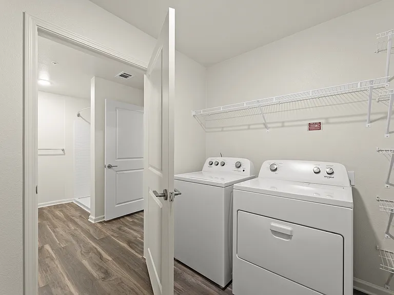 Cordova Apartments — Photo 22