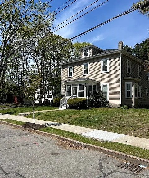 95 Crescent St — Photo 2