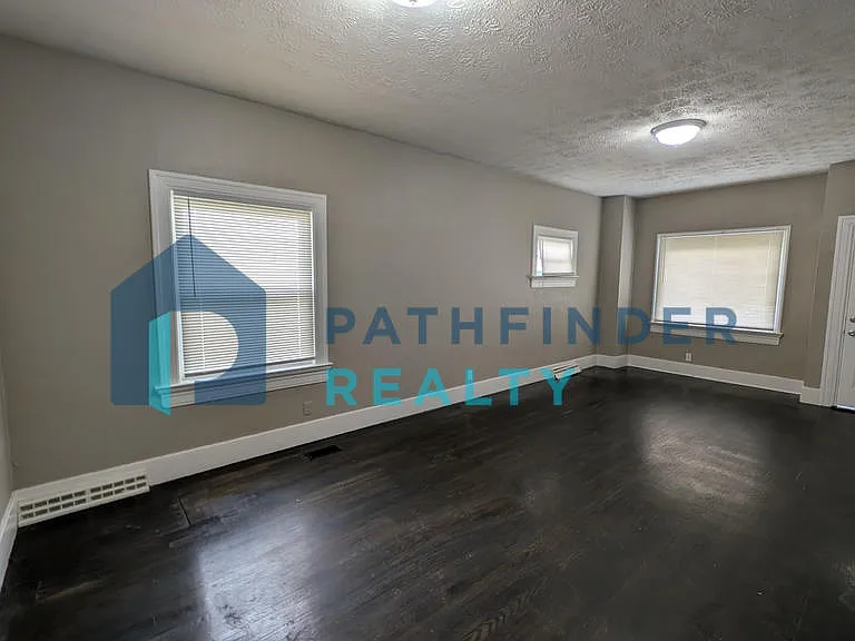 41 S Quentin Ave — Photo 6