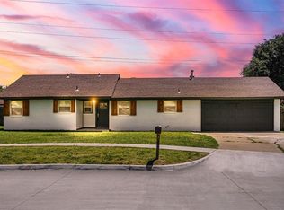 604 SW 27th St, Moore, OK 73160