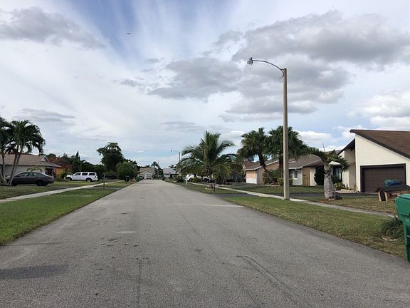 5th image of 8241 NW 52nd Ct