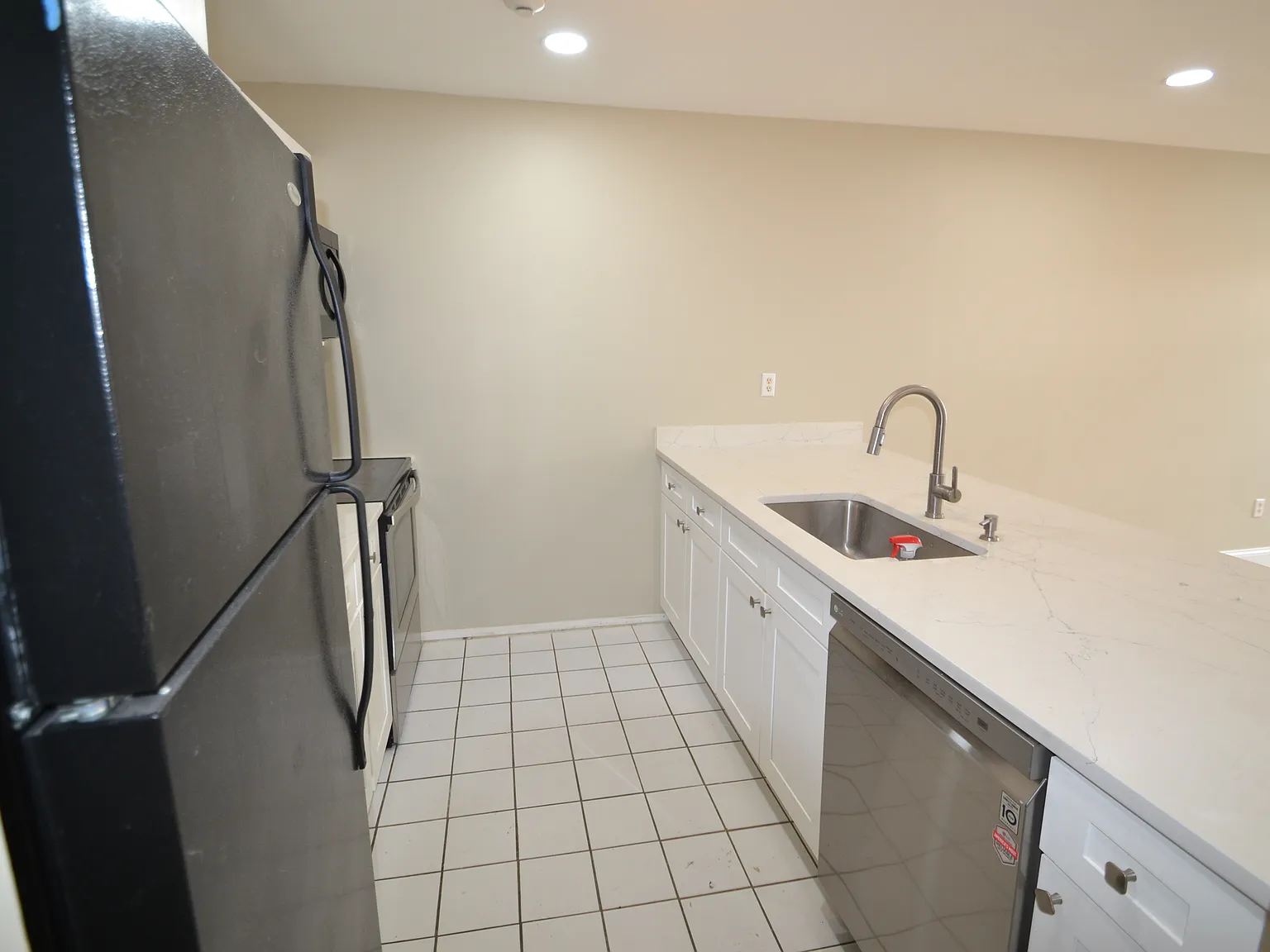 204 Roundhouse Rd — Photo 4