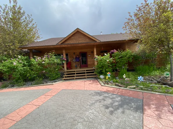 112 Spruce St, Pinedale, WY 82941