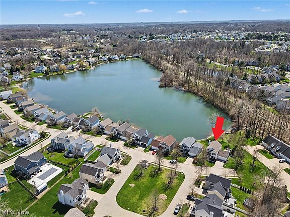 4th image of 1976 Darrow Lake Dr