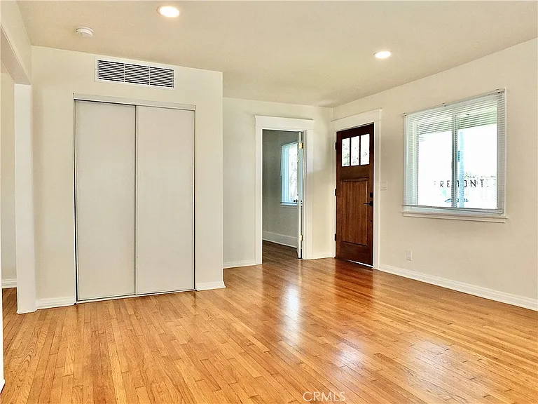 4036 E Vermont St — Photo 8