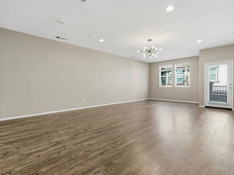 477 Prosperity Dr — Photo 15
