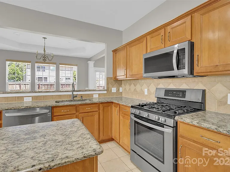 11239 Cypress View Dr — Photo 28