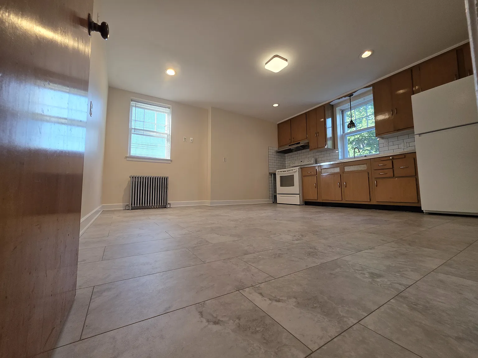 2 bed, 1100 sqft, $2,300 — Photo 4