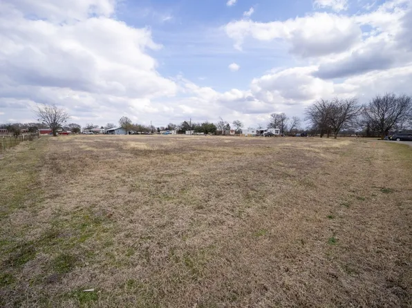 300 Smith Cir, Pt, TX 75472