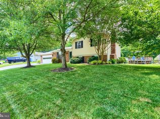 3414 Williamsburg Dr, Waldorf, MD